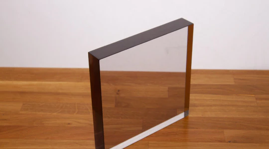 glass-photo-tabbed-content